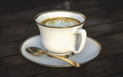 Abstinencia de cafeína: síntomas, duración y cómo dejar el café de forma segura (2026)